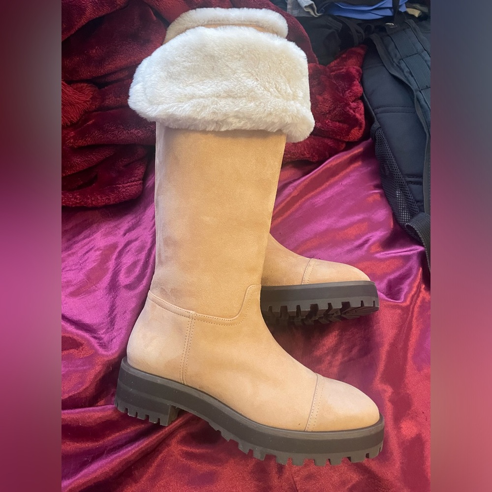 Selling because I ordered the wrong size, nothing wrong with them and brand new
